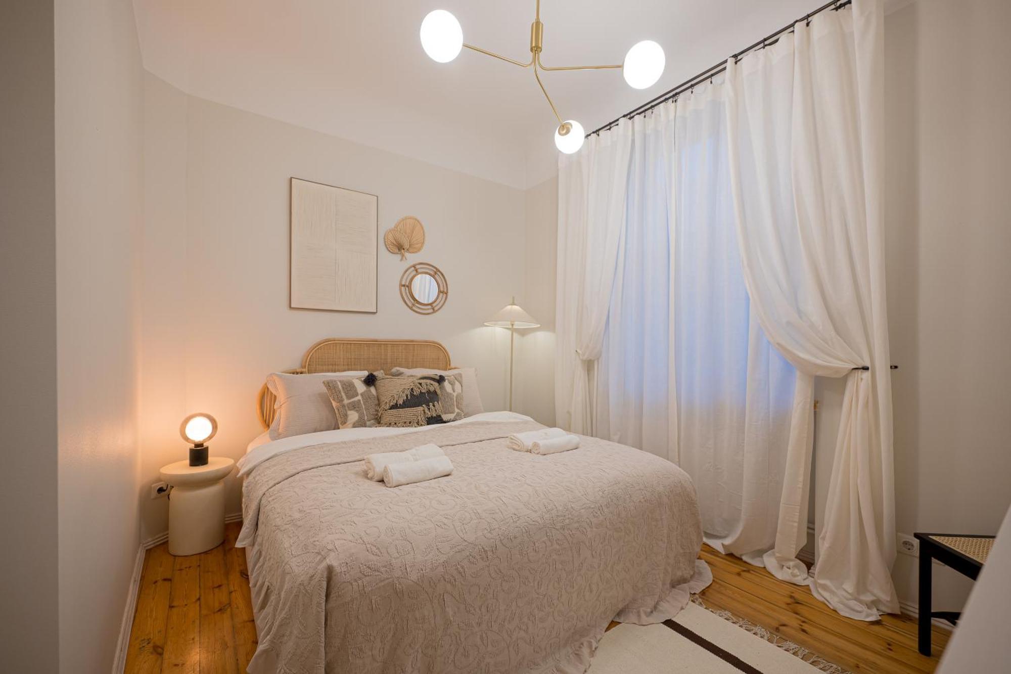 Elegant Poets Apartment Riga