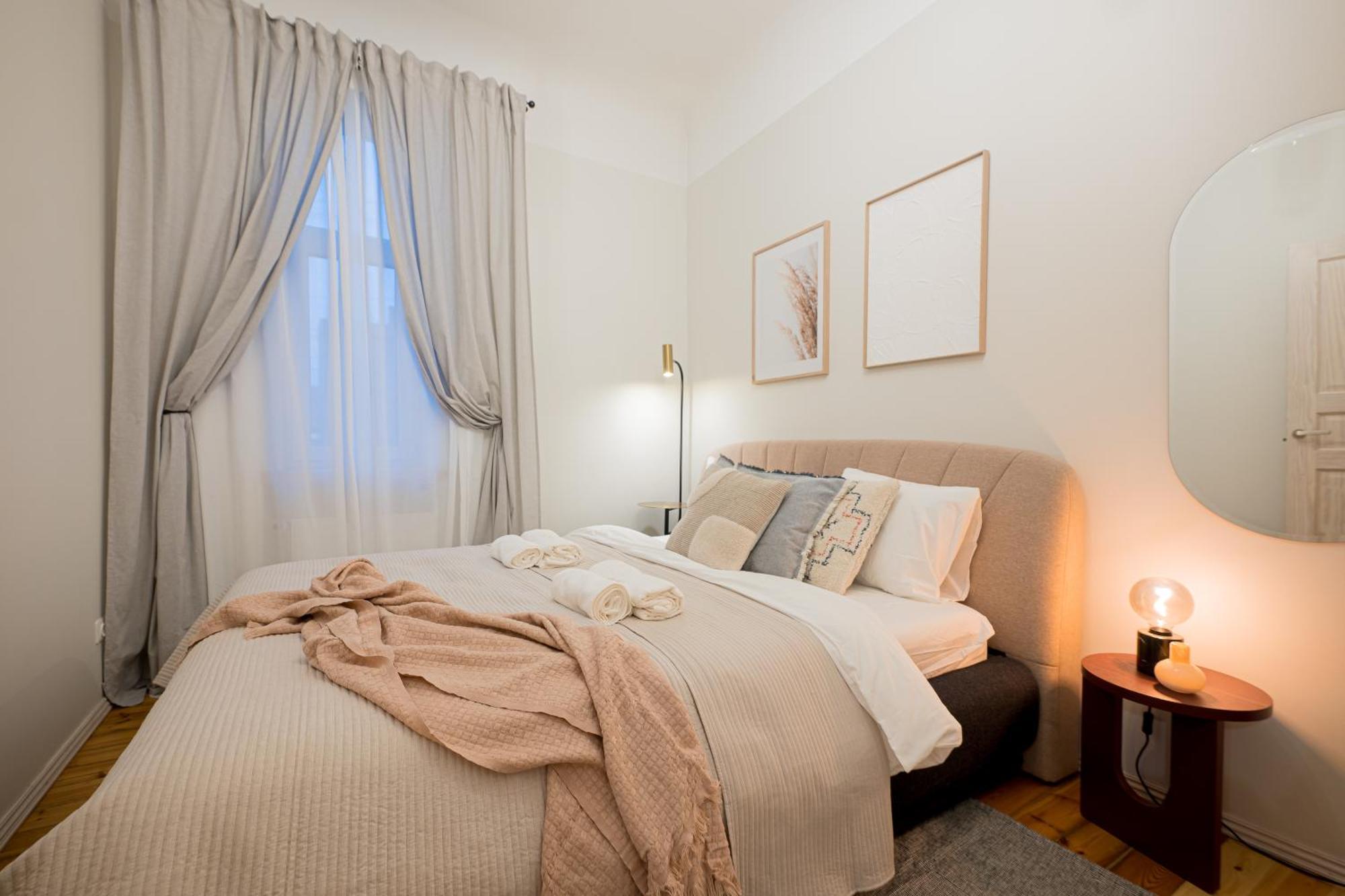 Elegant Poets Apartment Riga