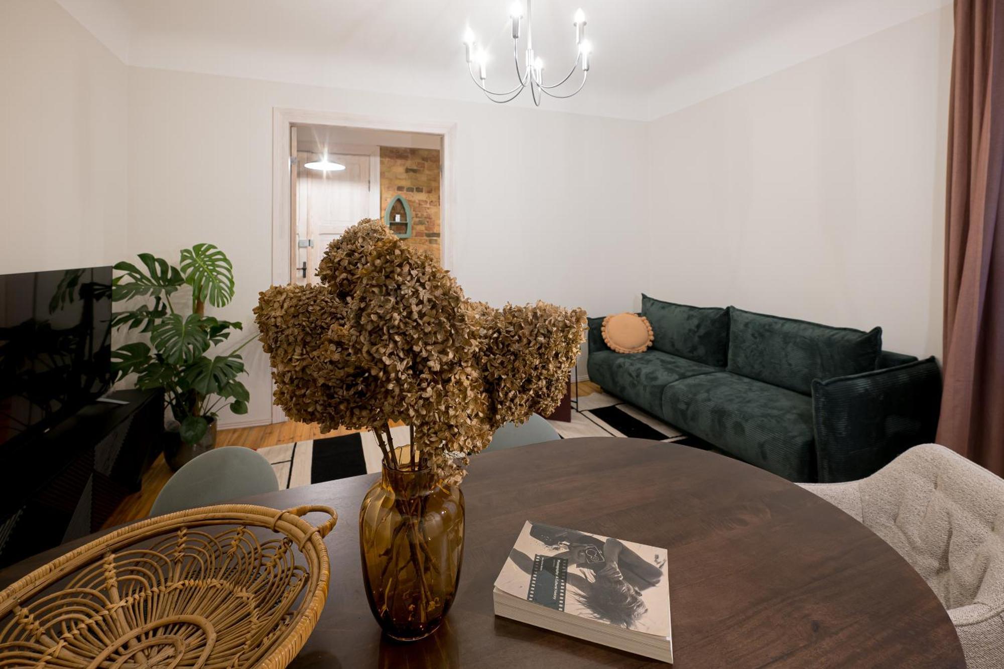 Apartment Elegant Poets