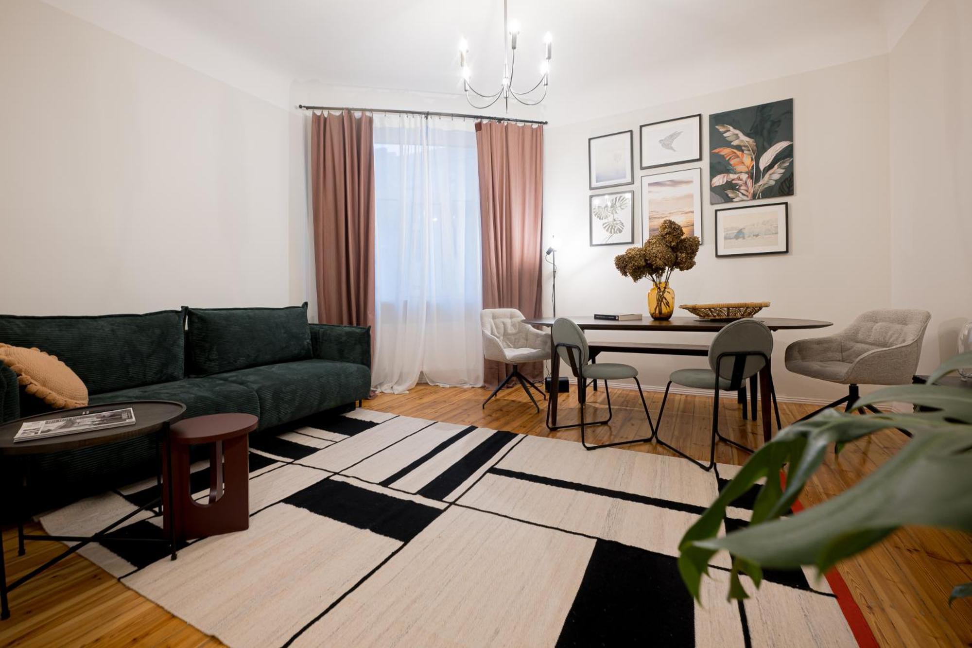 Apartment Elegant Poets Riga